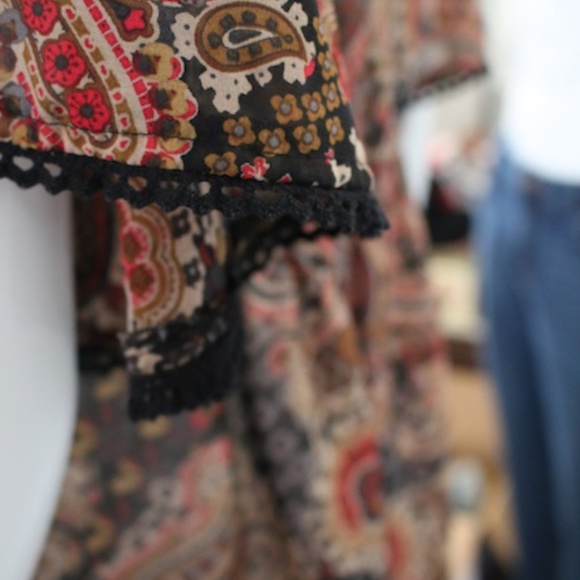 Flirty Paisley Dress - Picture 5 of 7